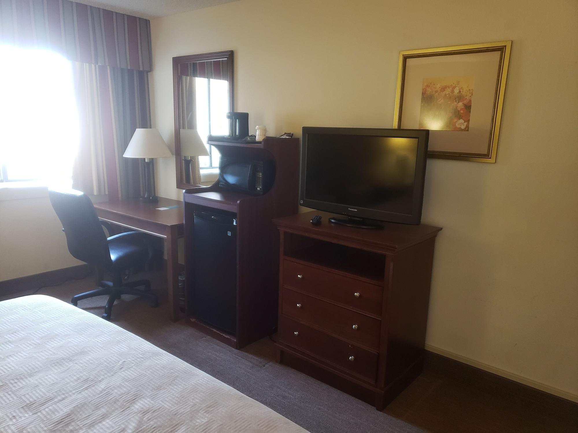 Clarion Inn&Suites Tulsa Extérieur photo