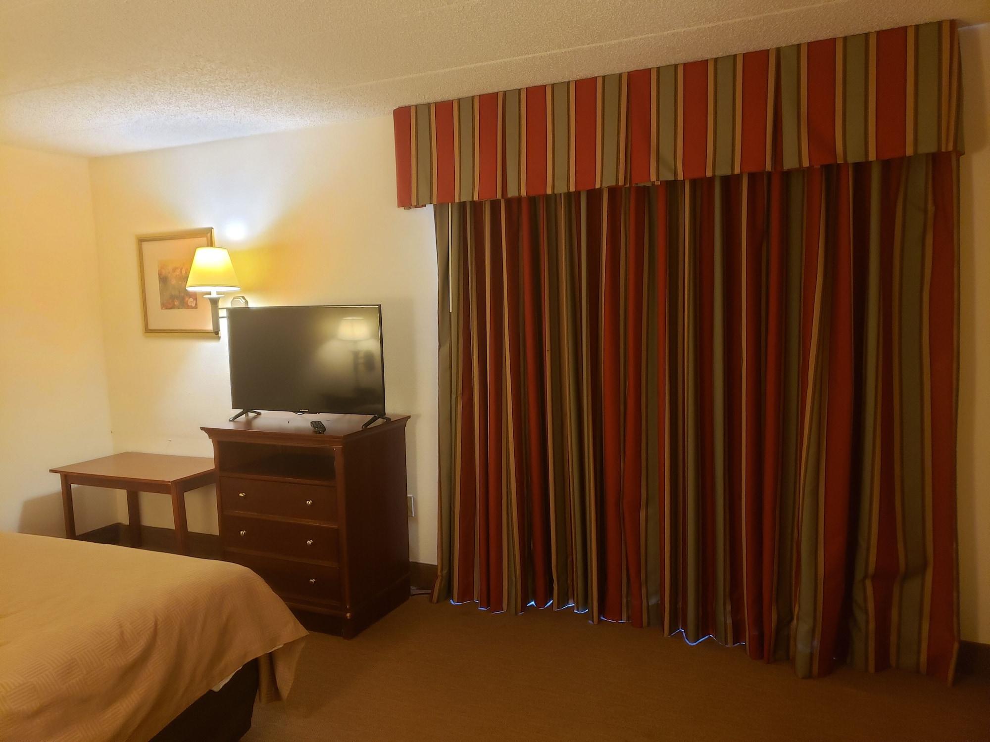 Clarion Inn&Suites Tulsa Extérieur photo