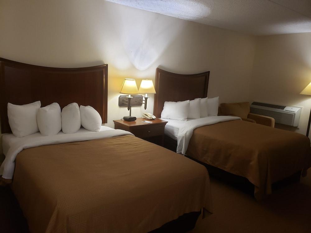 Clarion Inn&Suites Tulsa Extérieur photo