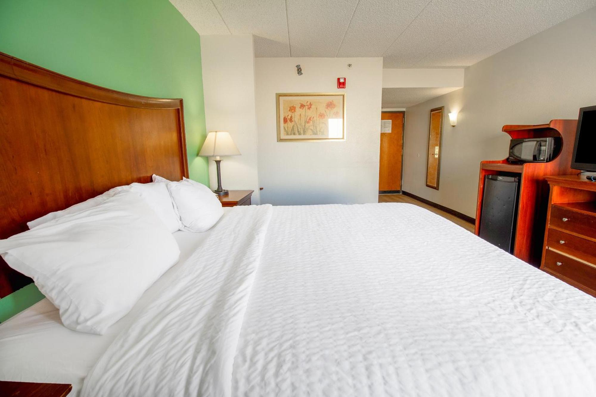 Clarion Inn&Suites Tulsa Extérieur photo