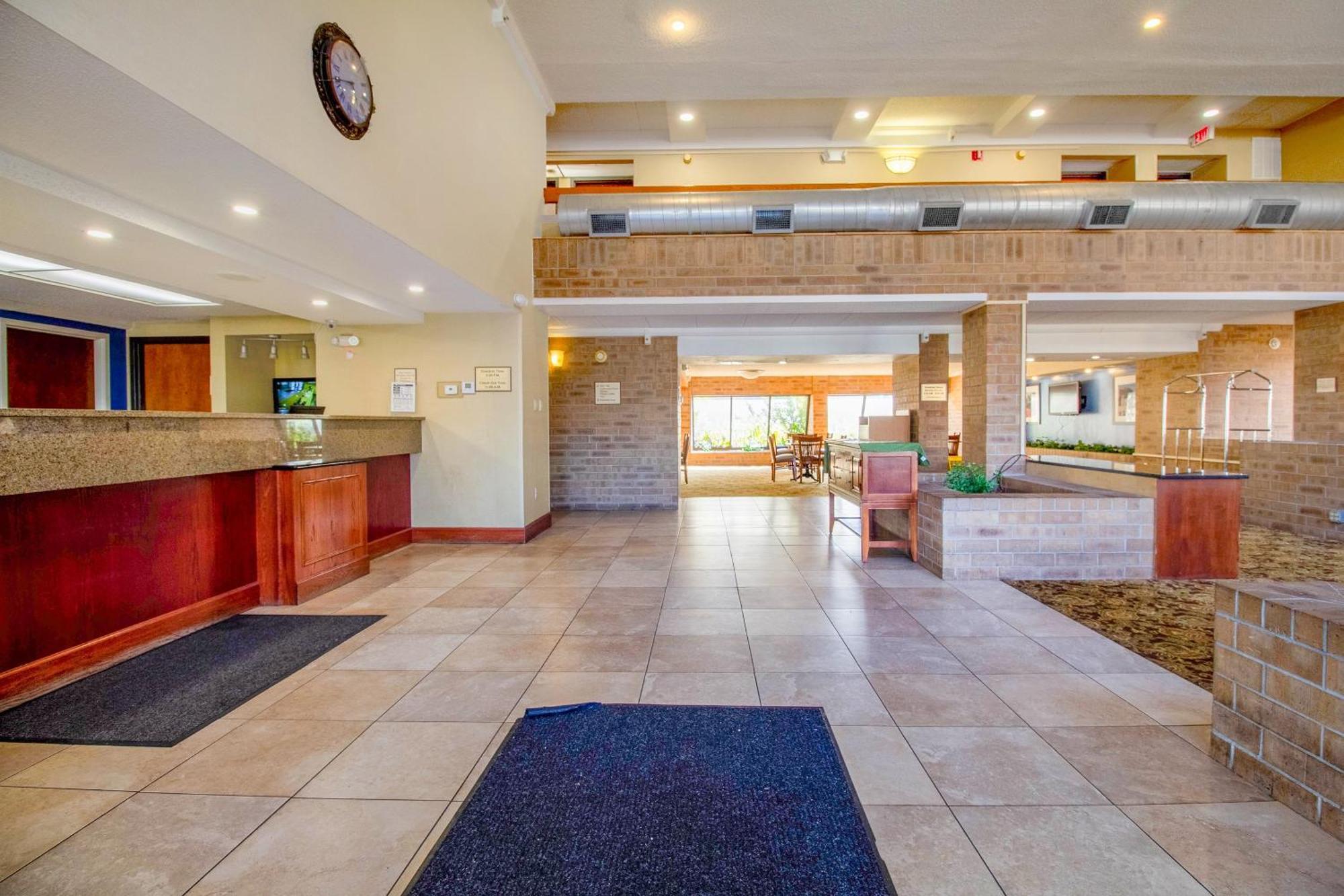 Clarion Inn&Suites Tulsa Extérieur photo