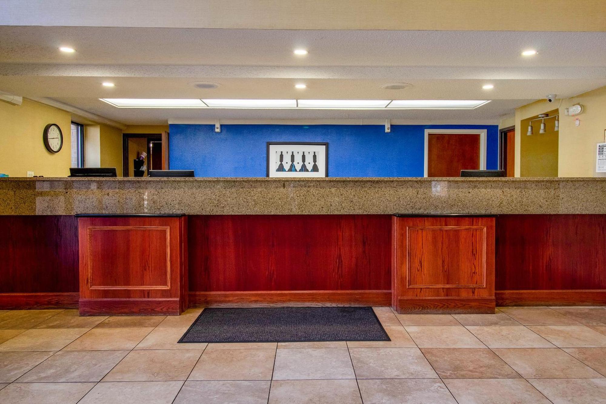 Clarion Inn&Suites Tulsa Extérieur photo