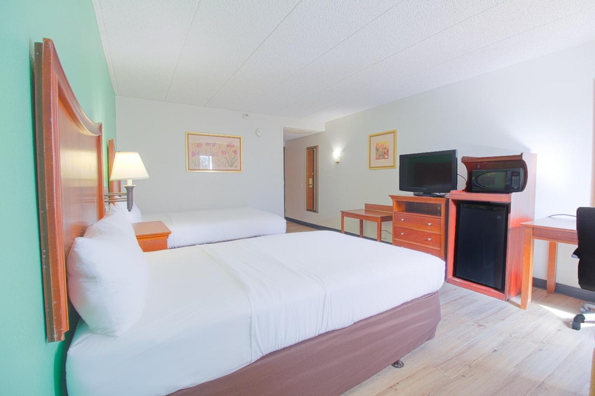 Clarion Inn&Suites Tulsa Extérieur photo