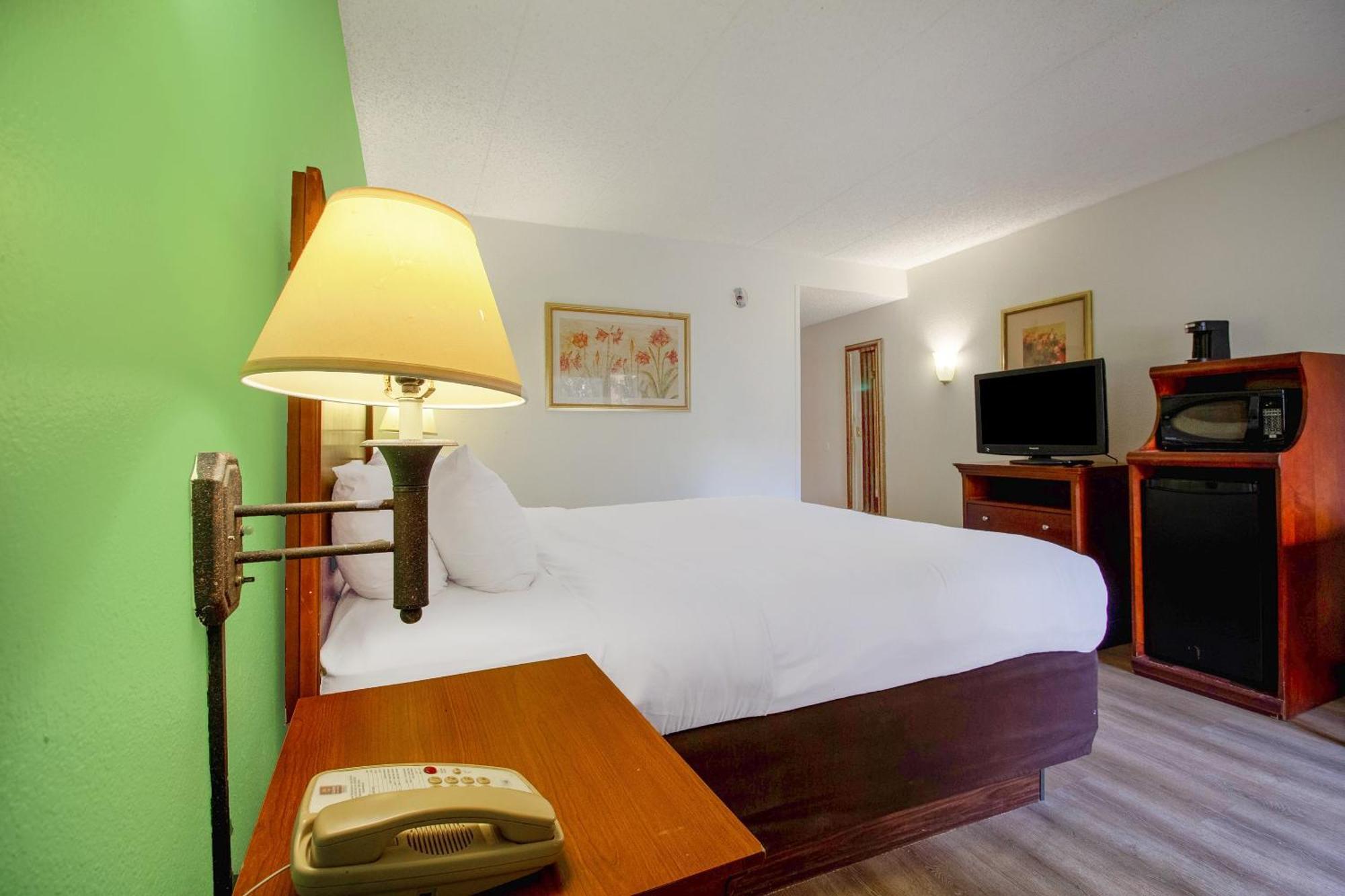 Clarion Inn&Suites Tulsa Extérieur photo