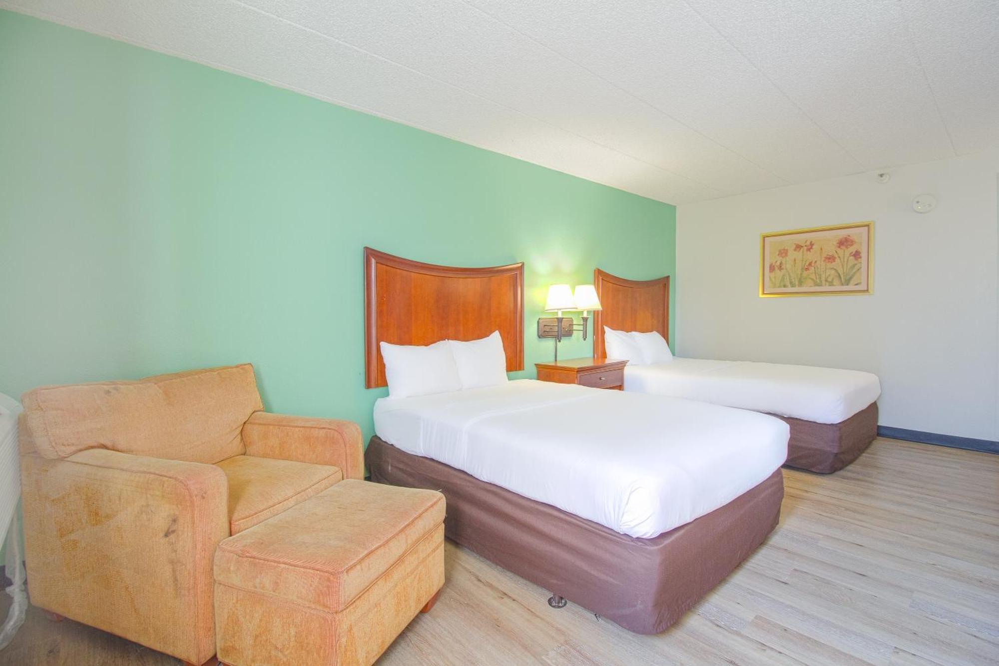 Clarion Inn&Suites Tulsa Extérieur photo