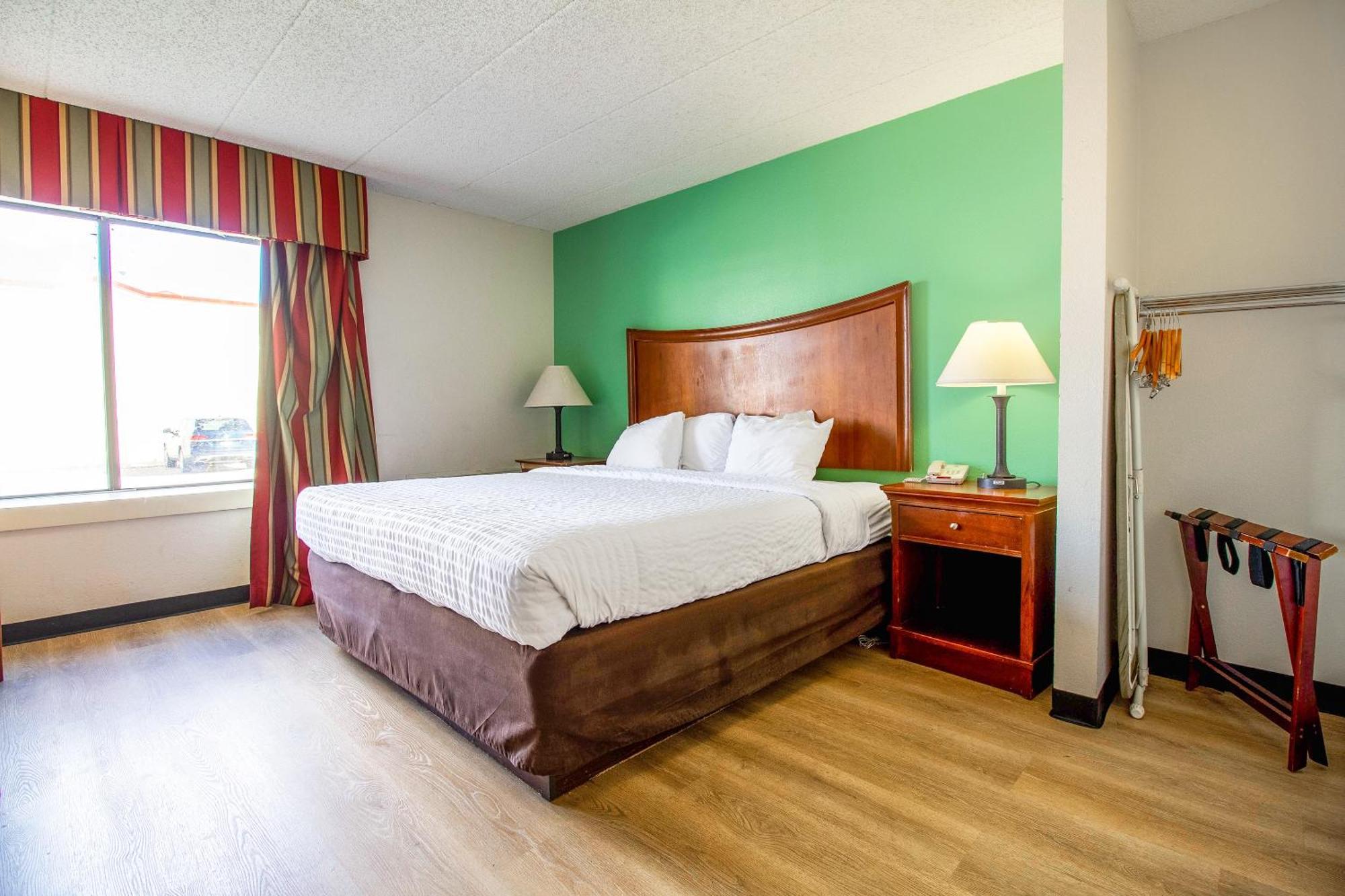 Clarion Inn&Suites Tulsa Extérieur photo
