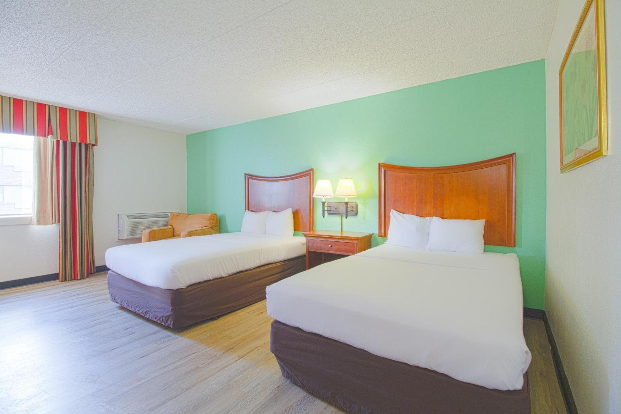 Clarion Inn&Suites Tulsa Extérieur photo